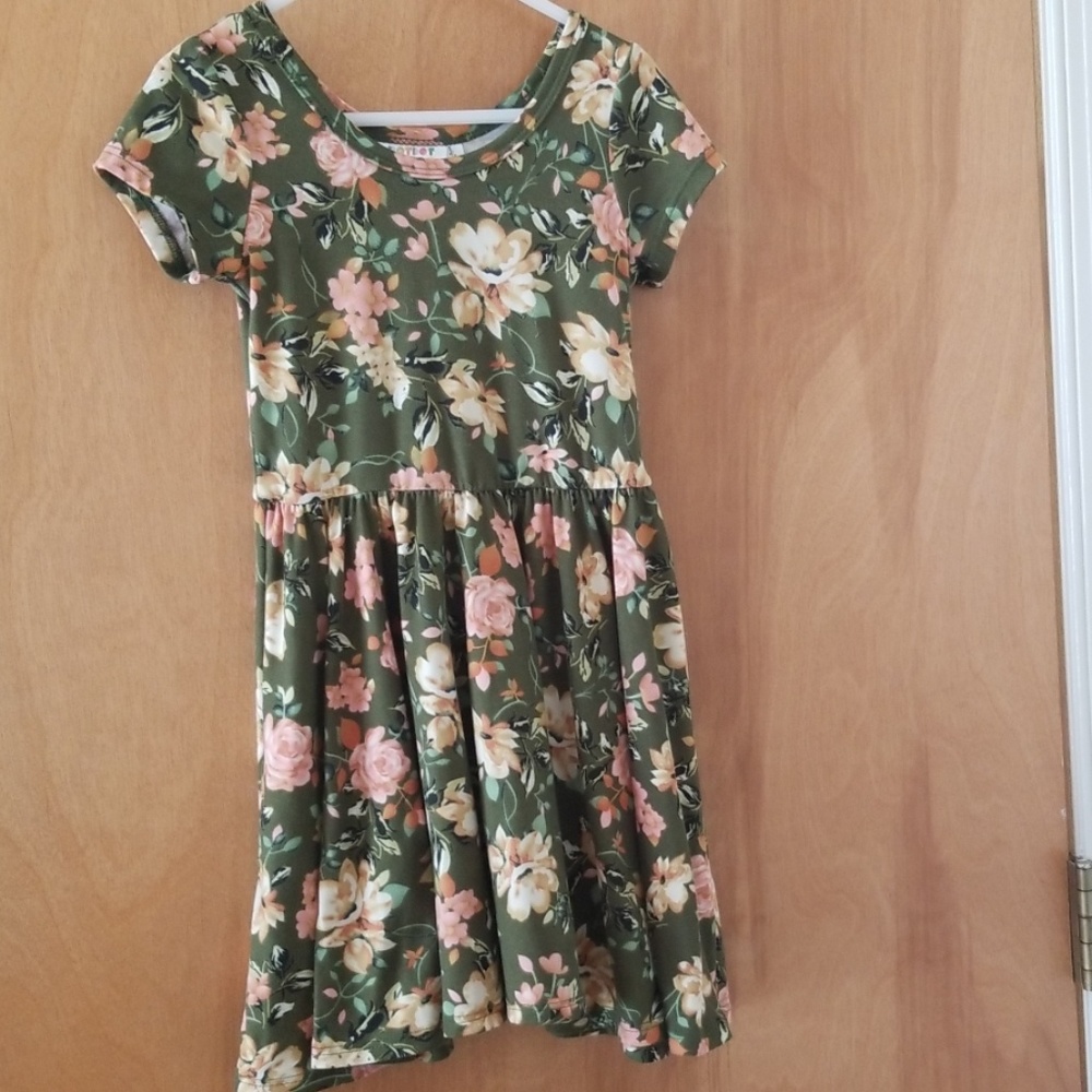 3/4 Dot Dot Smile floral